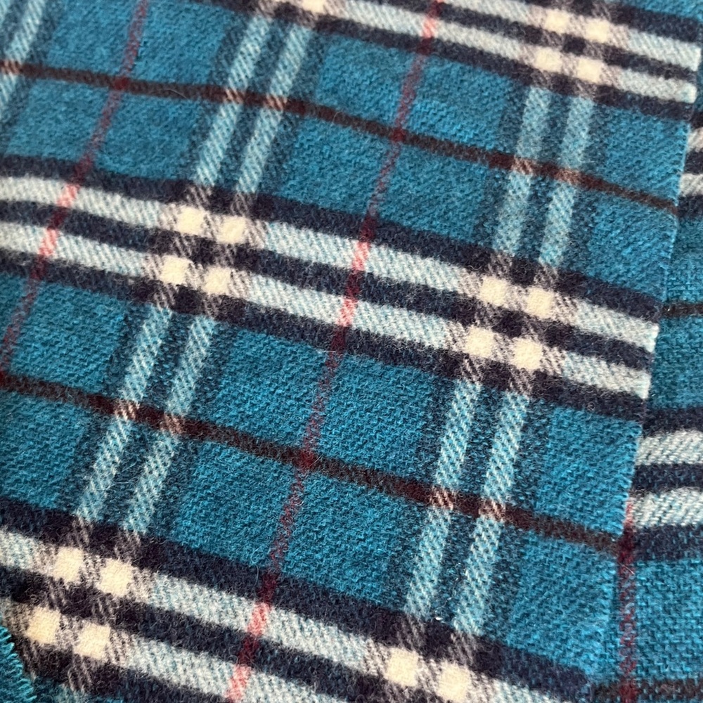 EUC Burberry Teal and Navy Merino Wool and Cashmere Blend Scarf with Fringe - Picture 6 of 8